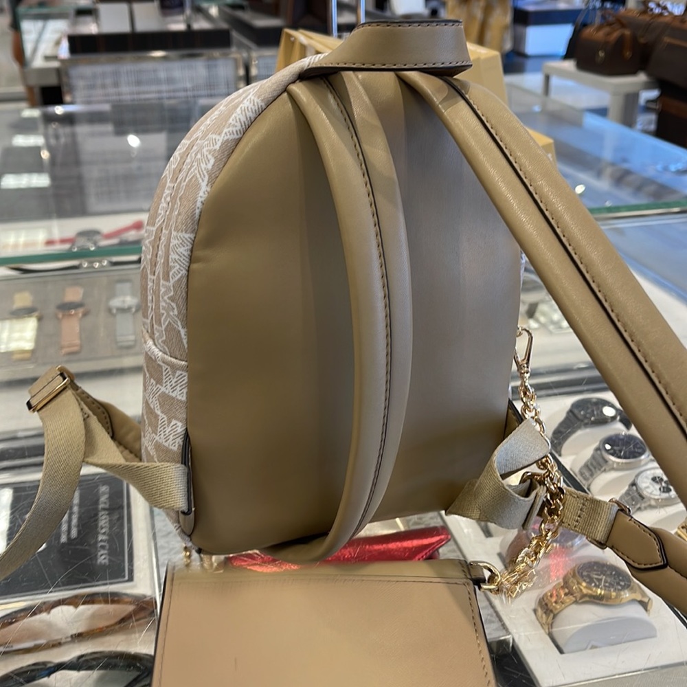 MICHAEL KORS
Maisie Extra-Small Logo 2-in-1 Backpack
Camel 
NWT - Picture 9 of 16